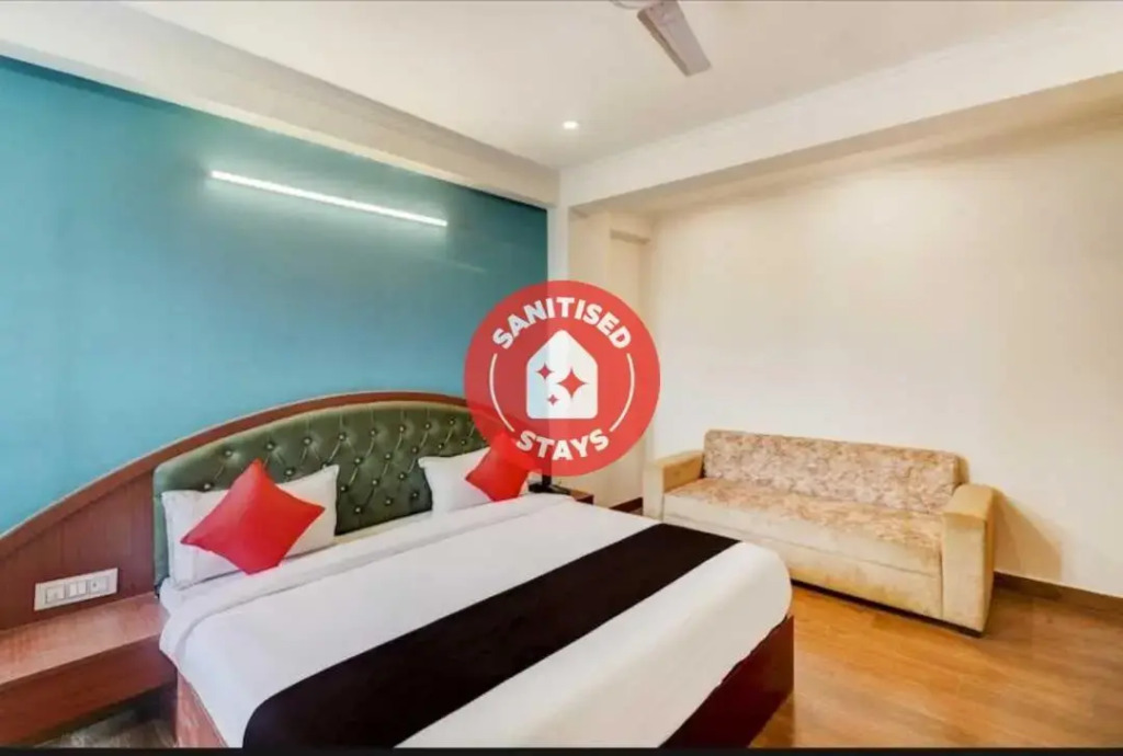 OYO 92328 Admi Suites