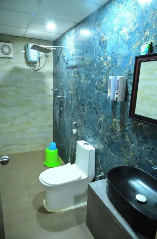 DhamStay Hotel Santosh Inn Near Temple