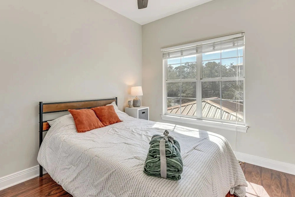 Walkable Dtwn Fort Walton Beach Condo w/ Balcony