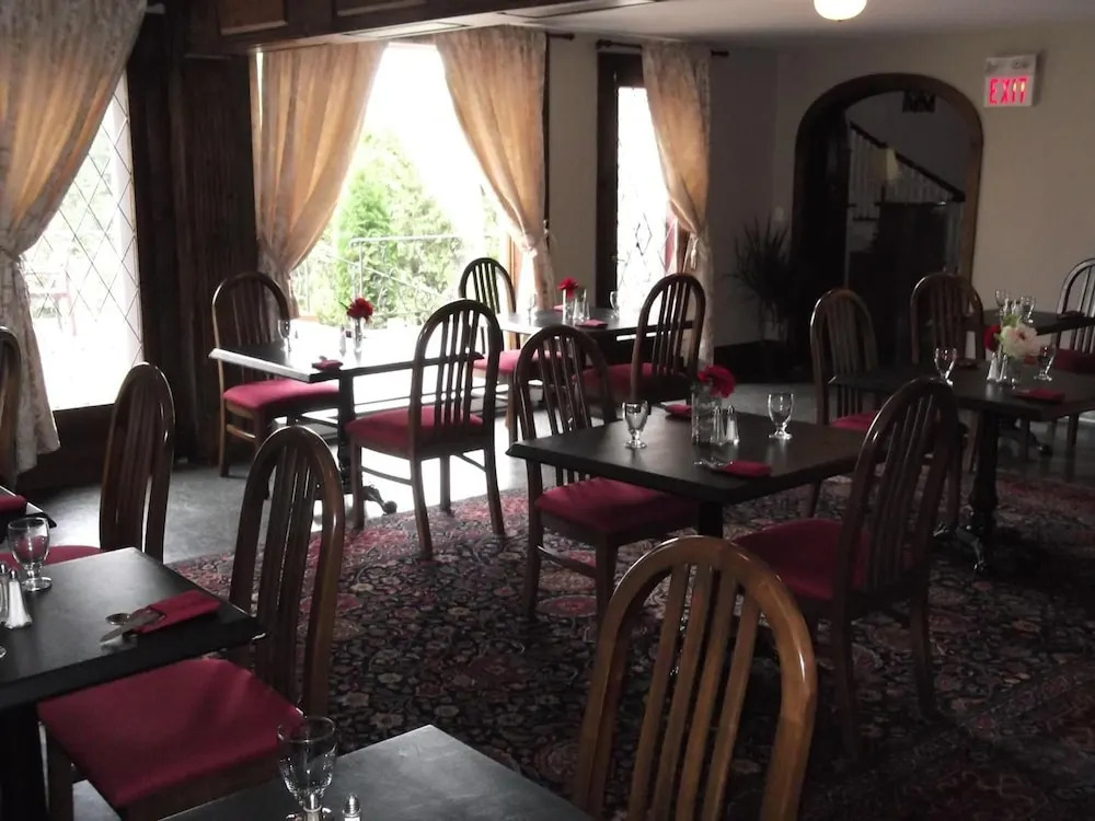 Pathsaala Inn & Restaurant