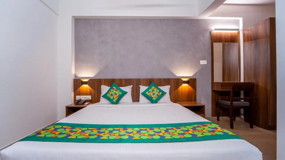 Treebo Petals Suites Marine Drive