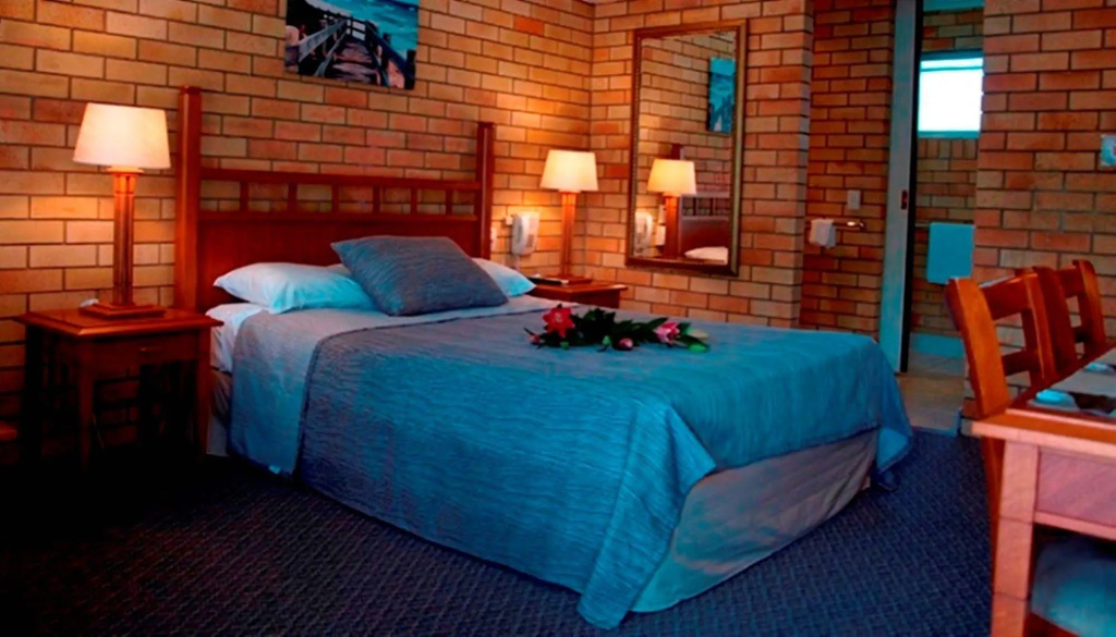 Pacific Paradise Airport Motel