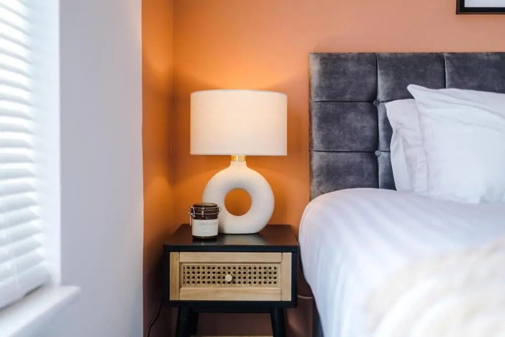Rest&Recharge @ Windsor House (2 Bedrooms, 4 Beds, Free Parking)