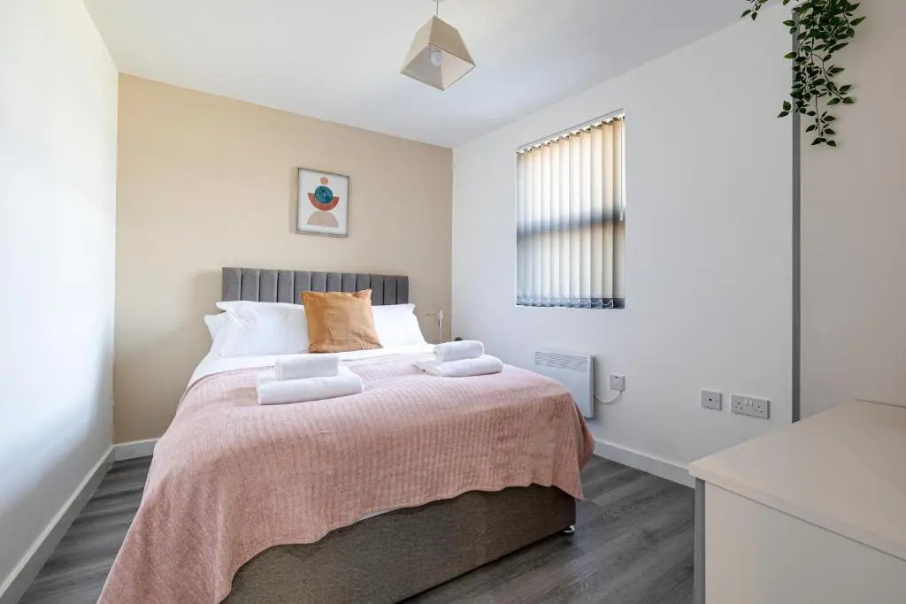 Modern & refurbished 2/bed apartment in Stockport