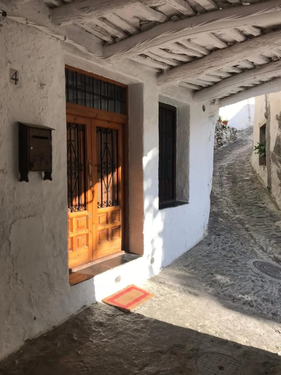 CASA MGUIRE