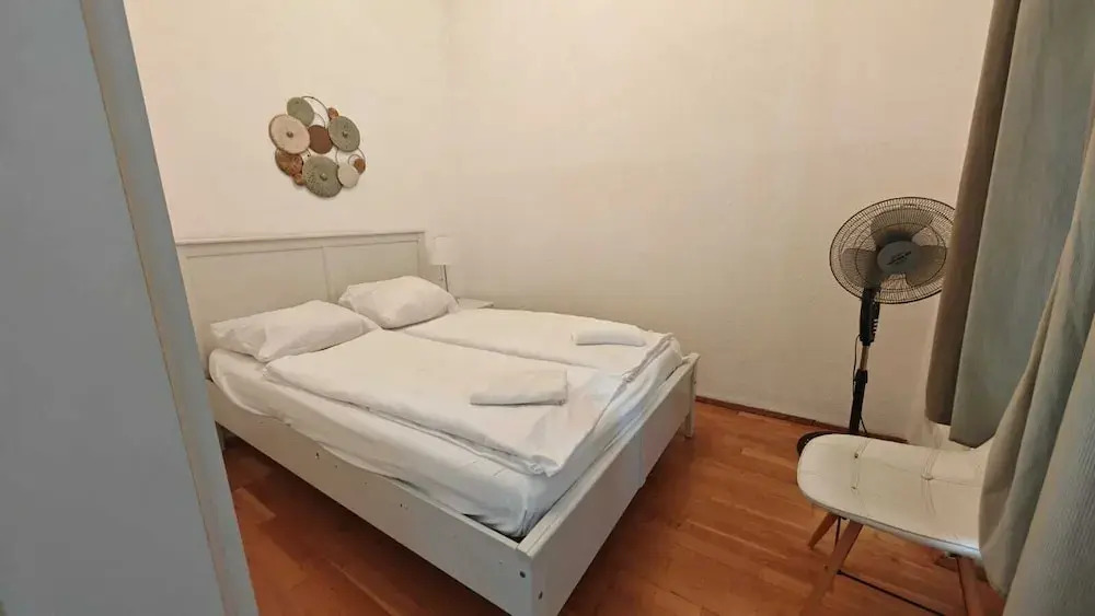 Group Stay Comfortable Multi Apart