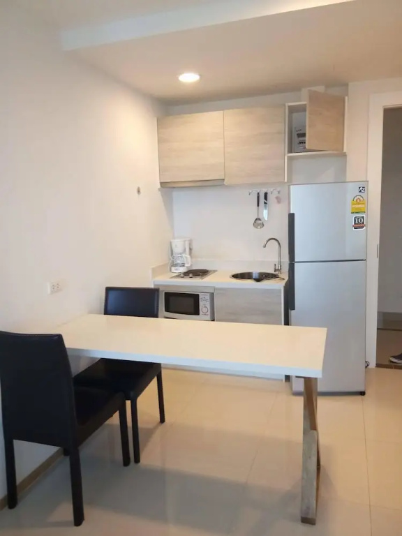 Acqua Condominium