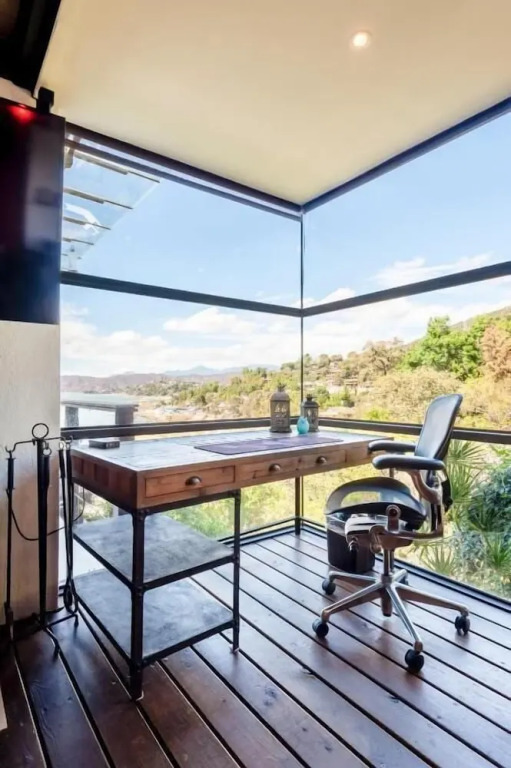 Casa Azul Lakeview Terrace Retreat in Avándaro