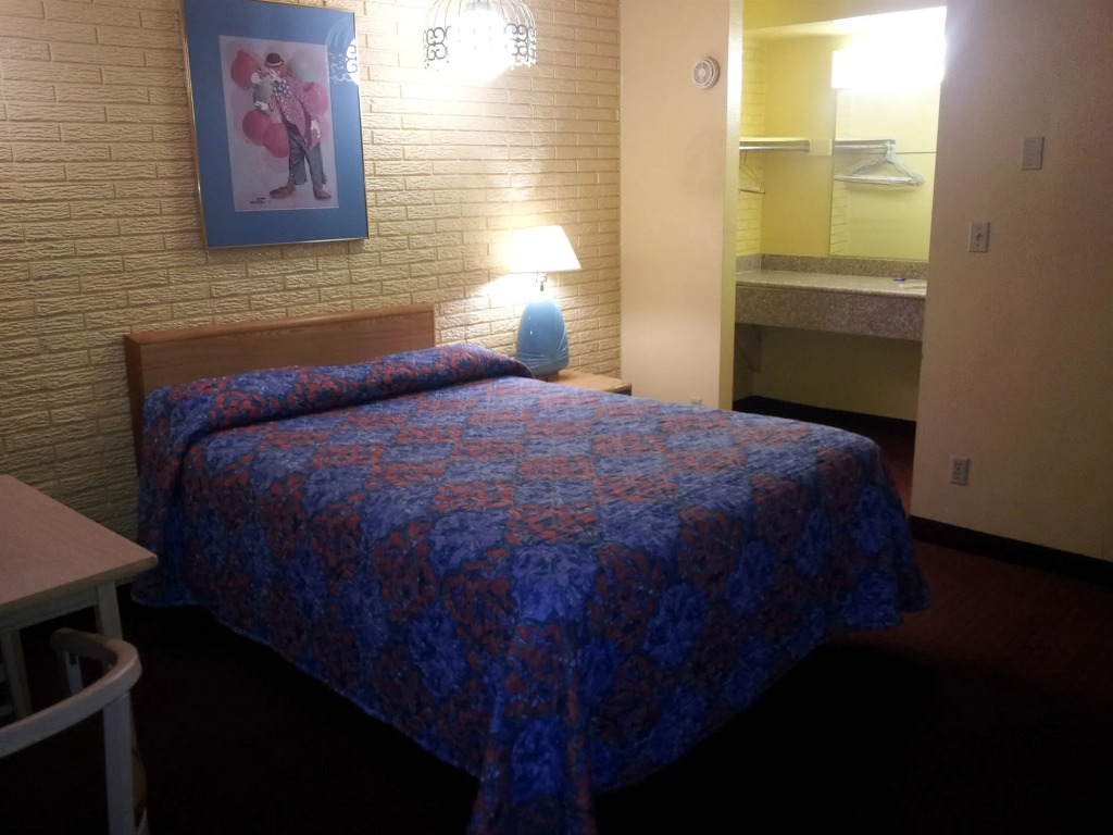 Economy Inn
