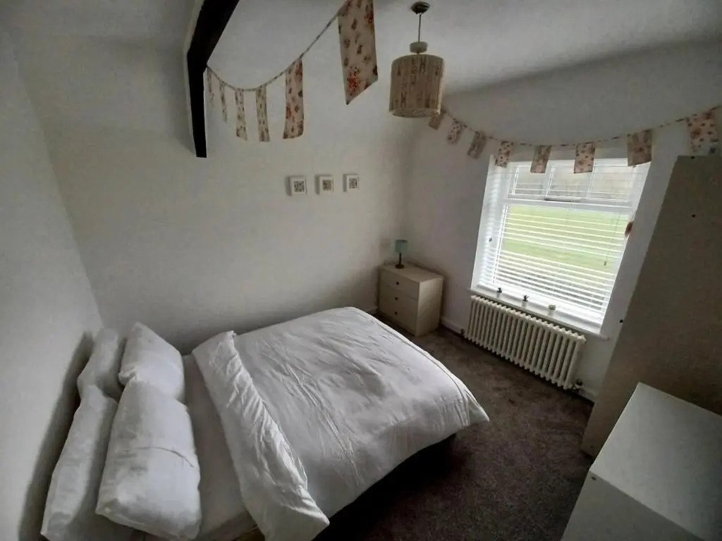 3 Bed Cottage-sleeps 6-country Views-pet Friendly