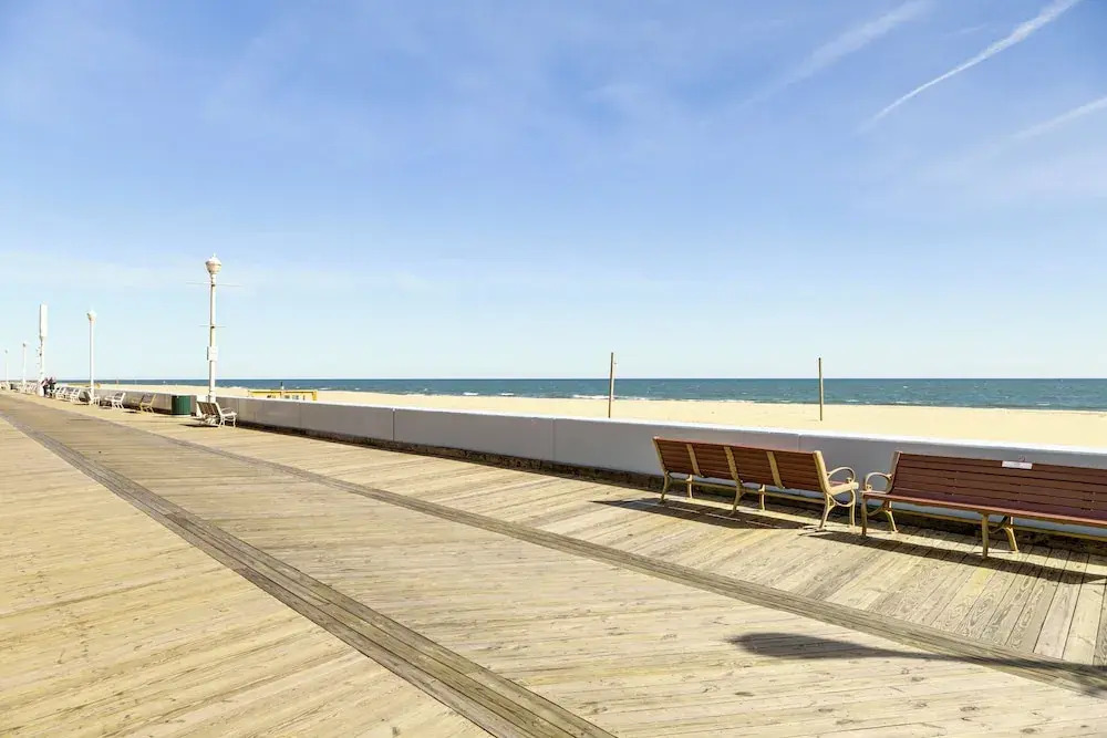 Steps to Boardwalk! 4th-floor Ocean City Beach Gem