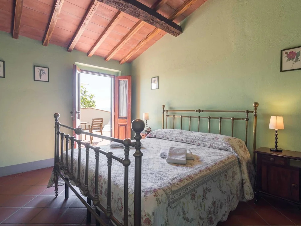 Charming Tuscan Stay With Pool