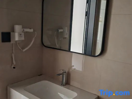Baiyi Chain Hotel
