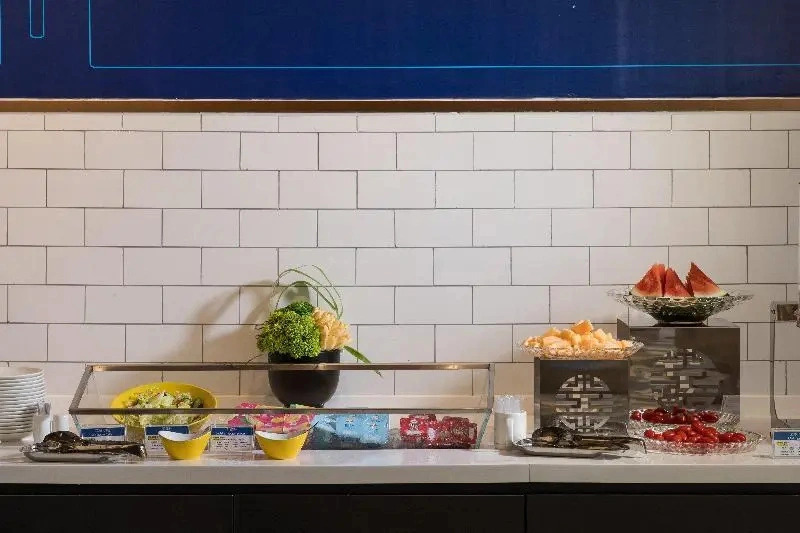 Holiday Inn Express Shenzhen Haiyuan City