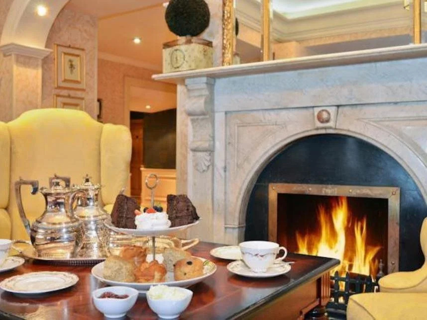 Longford Arms Hotel
