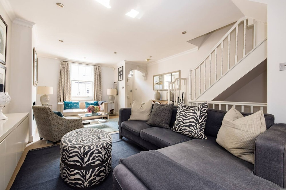 Prince Luxe 4 Bedroom House in Chelsea