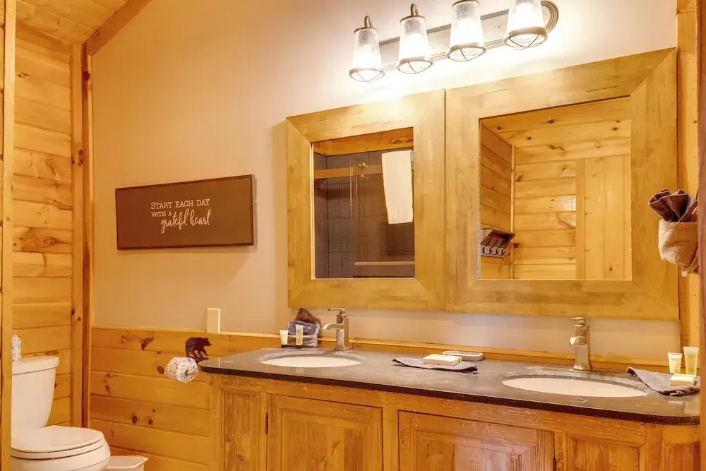 Spacious Gatlinburg Cabin w/ Hot Tub & Game Room!