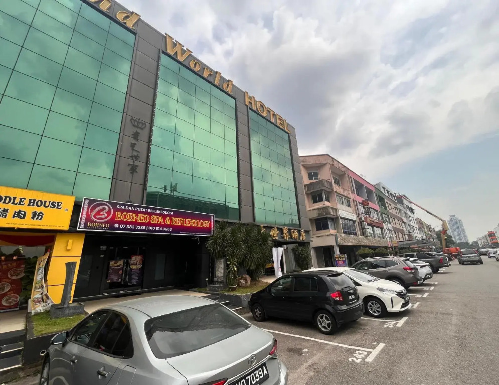 Grand World Hotel