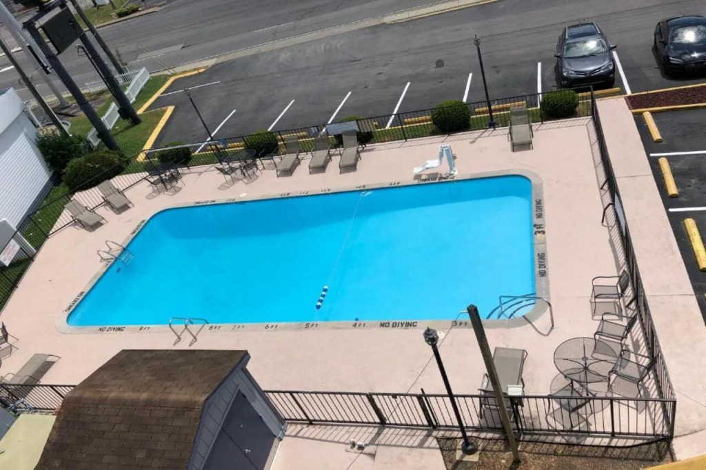 Super 8 By Wyndham Nashville Downtown