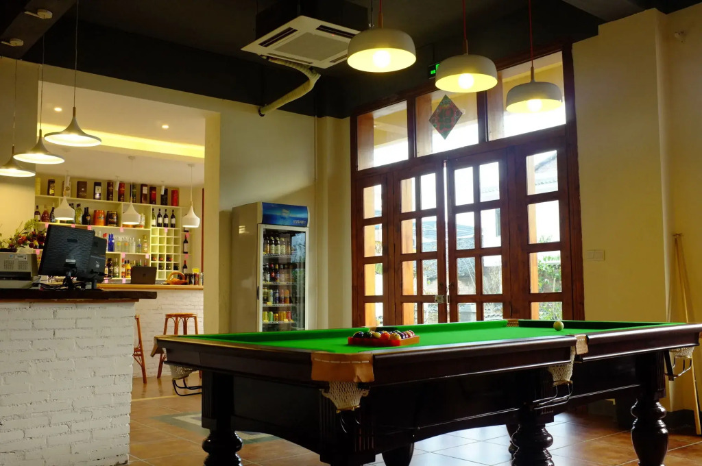 Yangshuo Edens Social Guesthouse - cozy garden courtyard & fresh craft coffee & night beers & outdoor activities