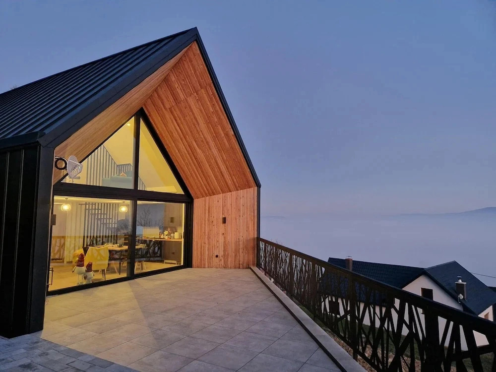 House With a Garden and a View of the Mountains