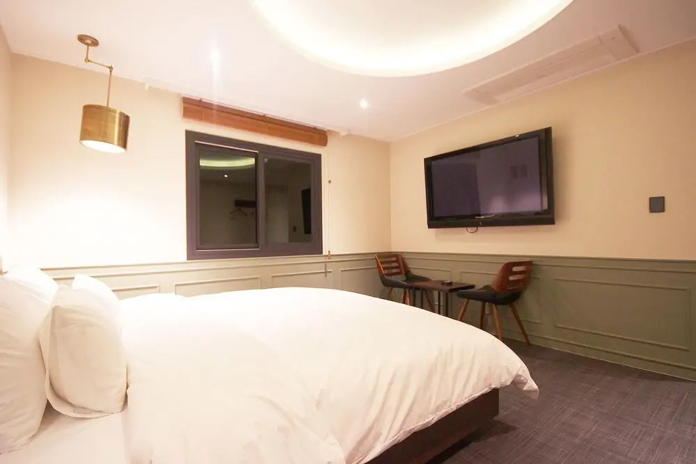 Mango Hotel