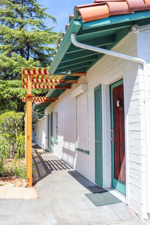 The Bonnie Inn Unit 5 With Breakfast Nook