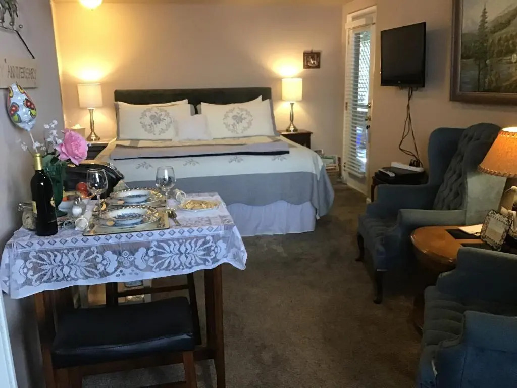 Her Castle Bed and Breakfast
