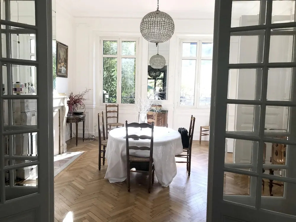 Villa with 4 Bedrooms in Bordeaux, with Private Pool, Enclosed Garden And Wifi