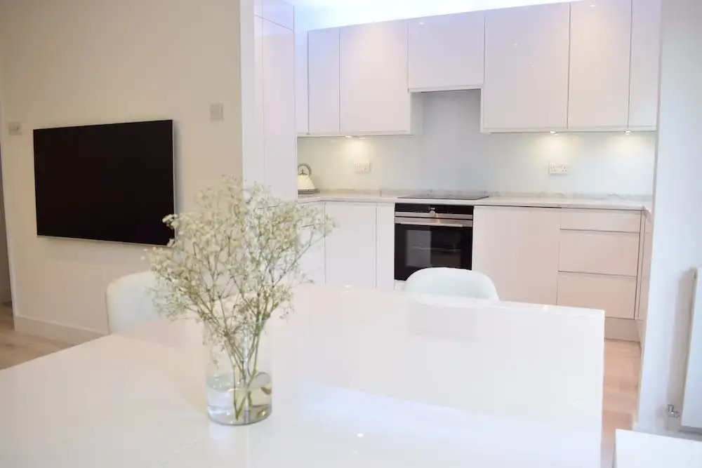 Stylish 2 Bedroom Apartment in Queen's Park