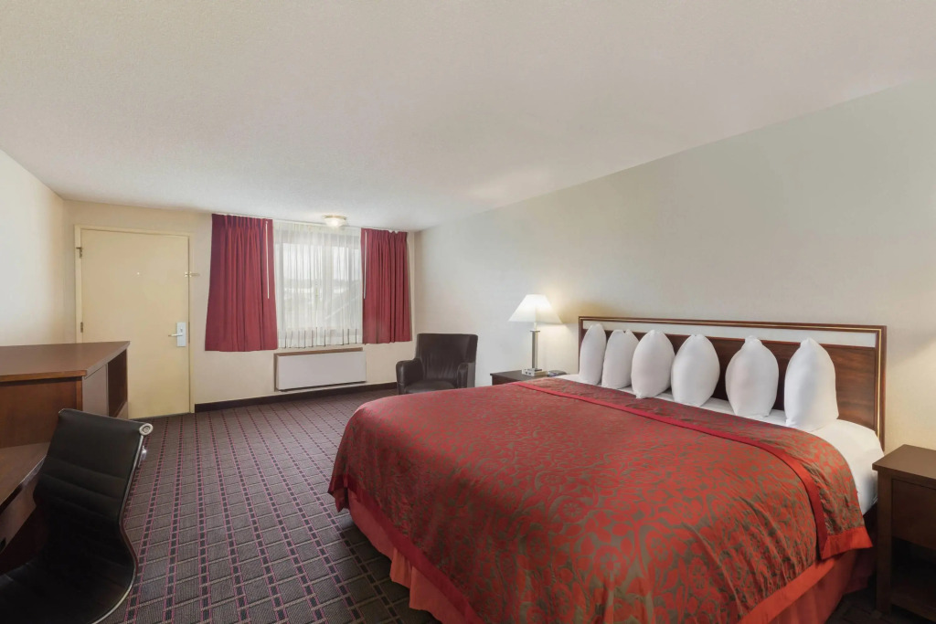 Days Inn by Wyndham Auburn