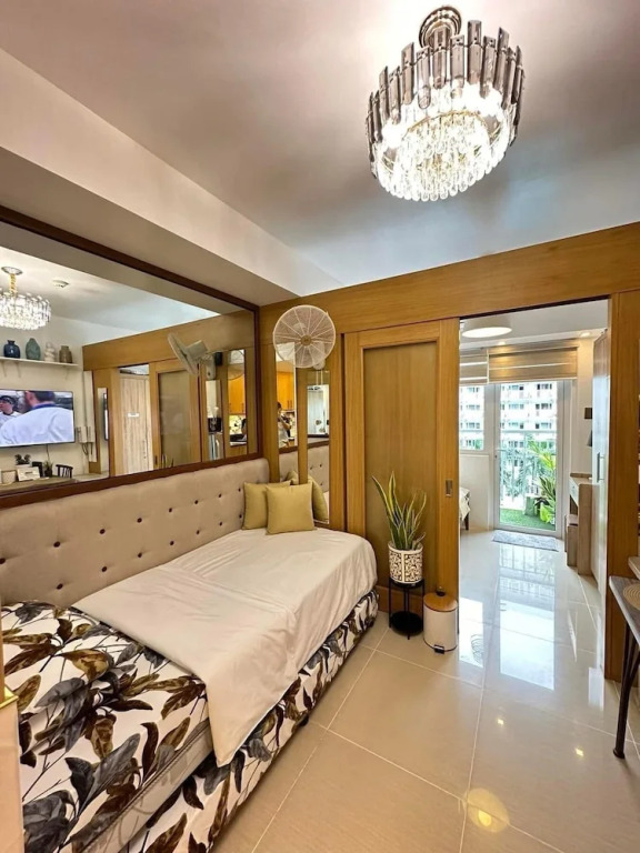 Staycation Shell Residence