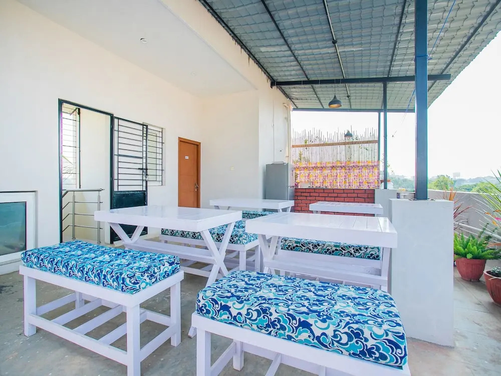 OYO 12962 Mafroosha Corporate Suites