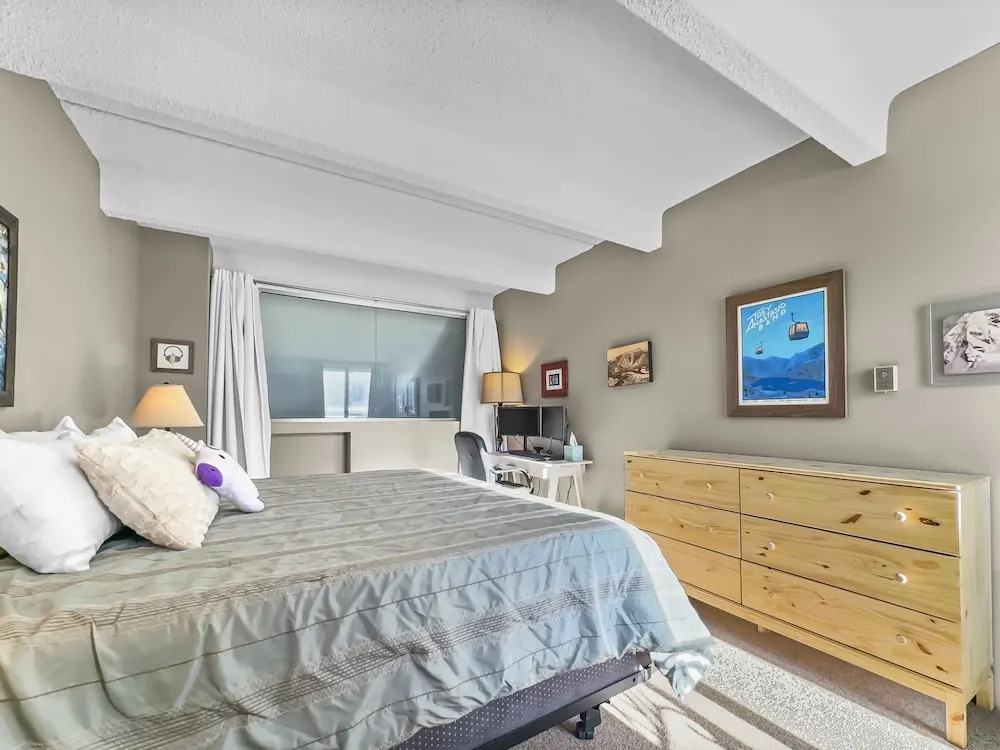 Wh405 Wheeler House 3 Bedroom Condo by RedAwning