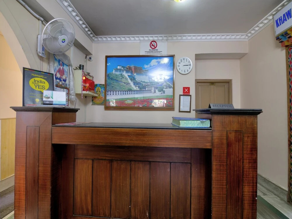Keswani Group Hotel White Mountain - 200 Metres From MG Marg