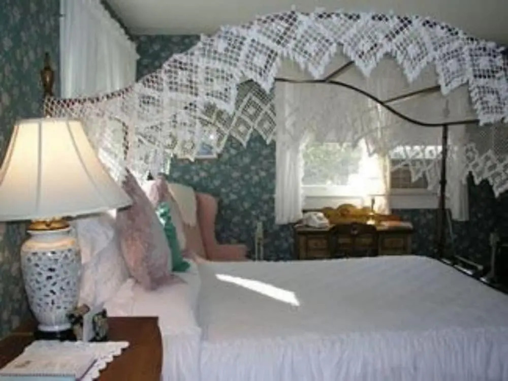 Tidewater Inn