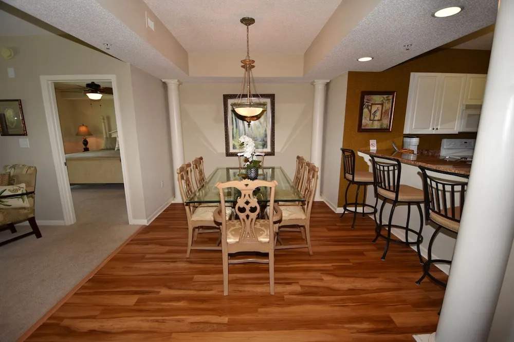 North Tower Apartment 606