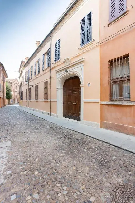 Palazzo Sabbioni Suite Del Conte Elegant Suite in Old Monastery City Center