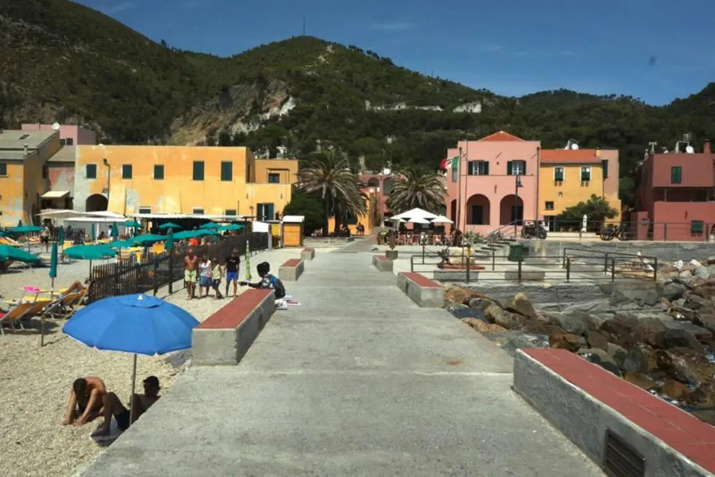 Varigotti casa a 50 metri dalla spiaggia!!!!