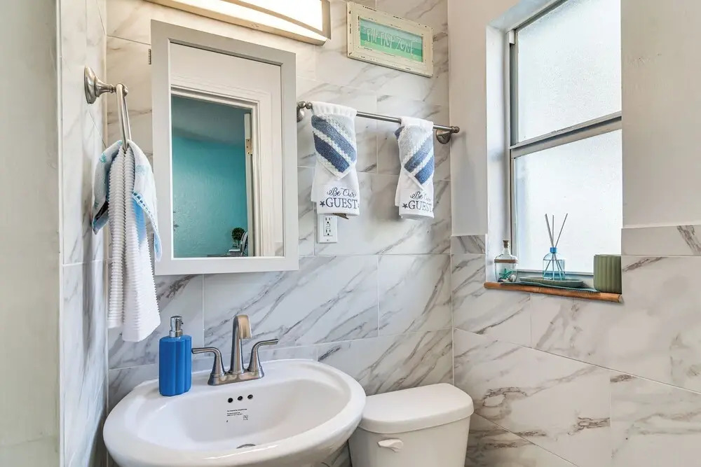 Central Location! Walkable Studio in St Pete Beach