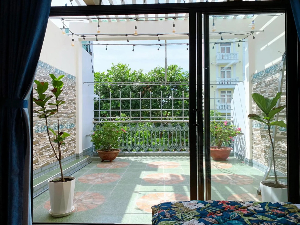 Xoài Xanh Hostel & Villa