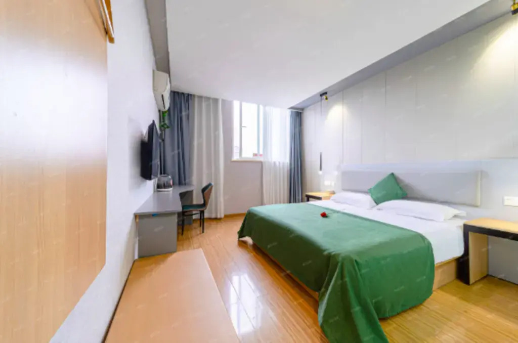Shankee Chain Hotel (Luzhou High-speed Railway Station Southwest Trade City)