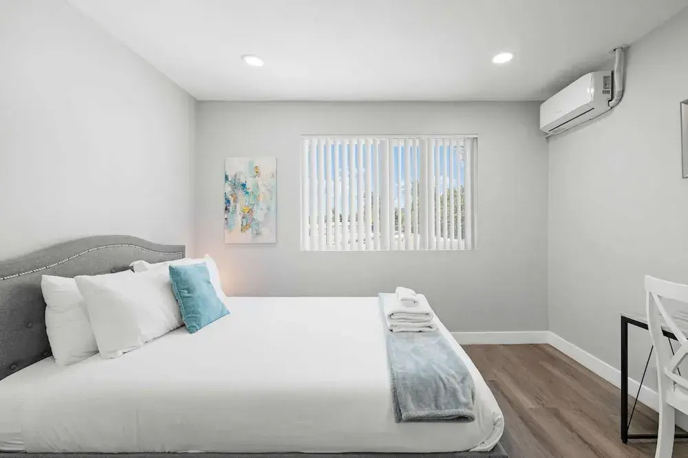 Chic Modern Stay w Patio Near LA Best Sights6