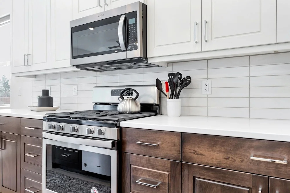 19 At Bloomington Country Club 3 Bedroom Condo by Redawning