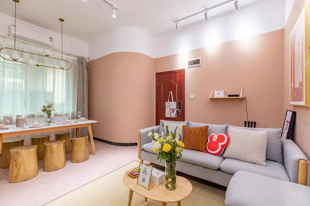 Guangzhou Sports West Railway Station of Tianhe District,Locals Hotels Apartment00185140