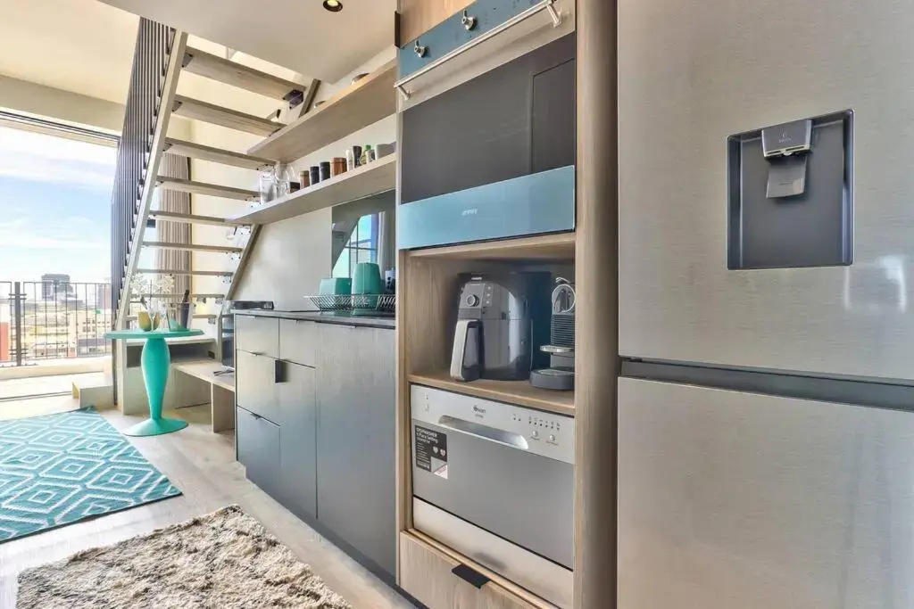 Loft Style Apartment in of the heart of East City. Views&Balcony