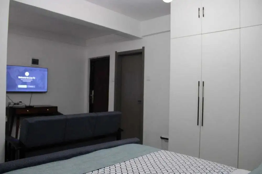 Lux Suites Royal Gardens Studio Apartments