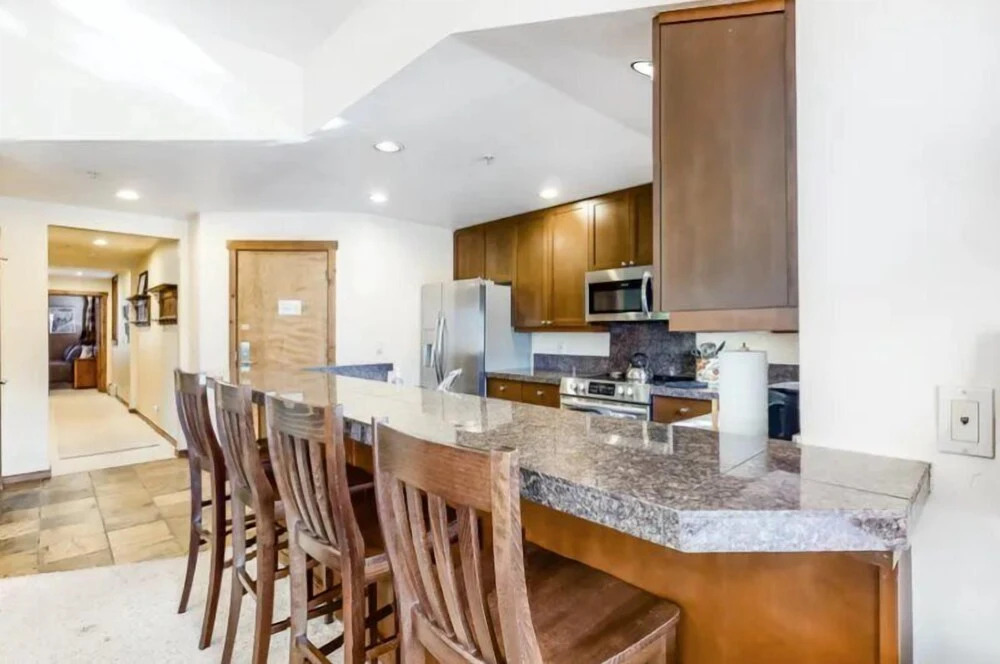 3 Bedroom Townhome in Downtown Breckenridge, off Main Street With Pool, and Hot Tubs