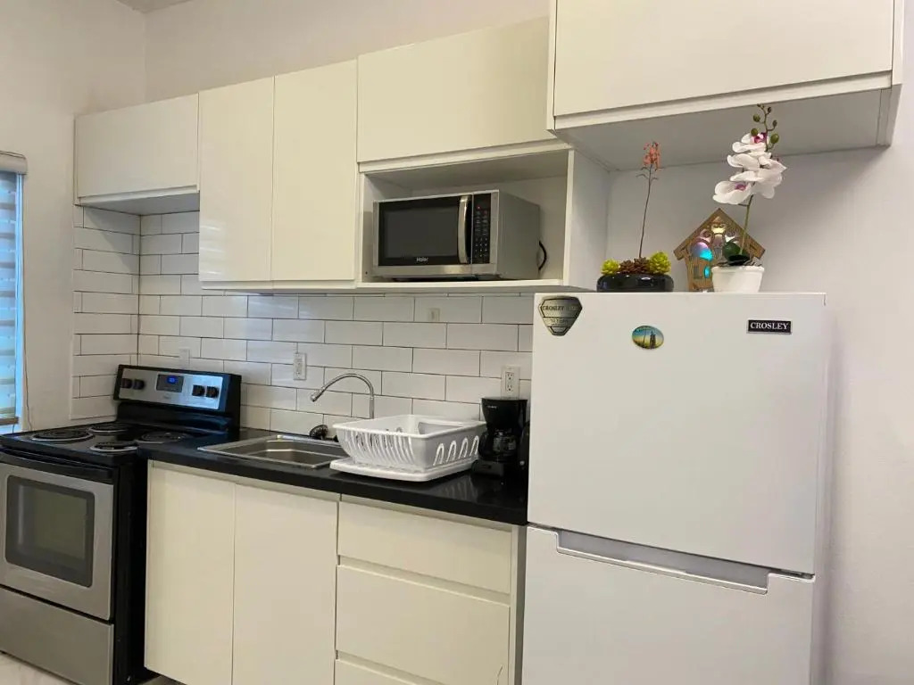 Lovely 2-bedroom Apartment in Venetian Road