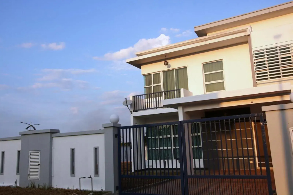 Cozy Homestay Desaru Vacation Bungalow - 10 pax